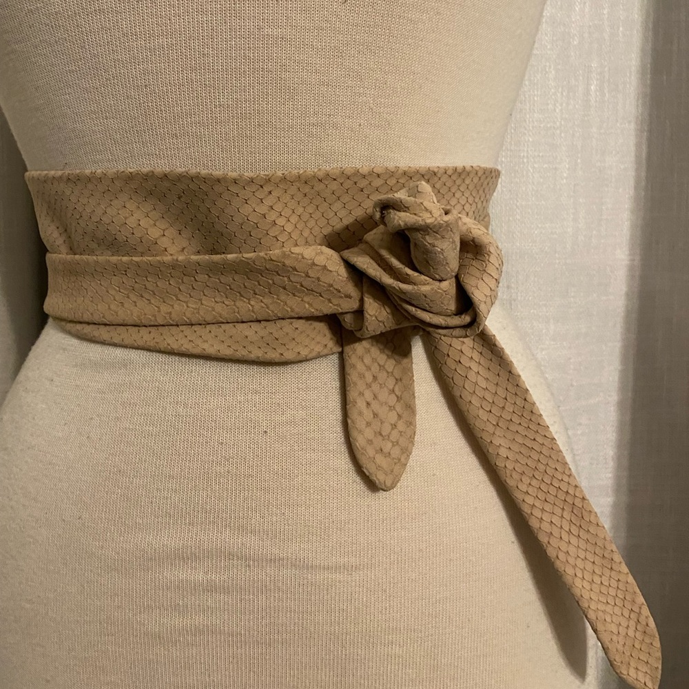 Ada Leather Wrap Belt in Blush Nude Snake Skin